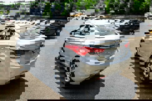 Used 2013 Hyundai Elantra GLS w/ Preferred Pkg image 5