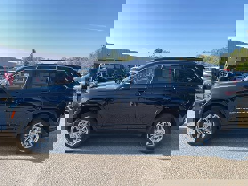 New 2025 Jeep Grand Cherokee Laredo X image 7