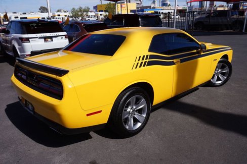 Used 2017 Dodge Challenger SXT image 6