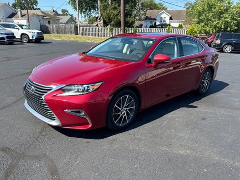 Used 2017 Lexus ES 350 w/ Luxury Package image 3