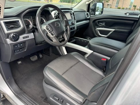 Used 2017 Nissan Titan PRO-4X image 14