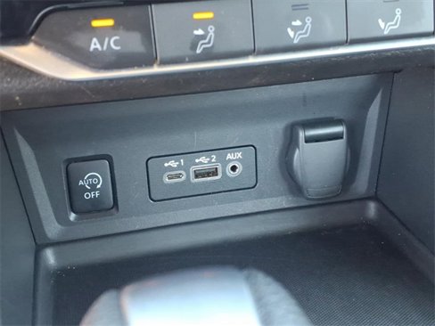 Used 2024 Nissan Sentra SV image 9