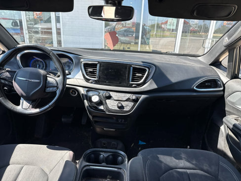 Used 2019 Chrysler Pacifica Touring Plus w/ S Appearance Package image 7