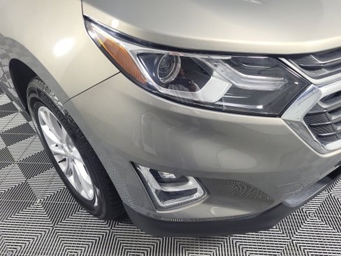 Used 2018 Chevrolet Equinox LT w/ Sun & Infotainment Package image 3