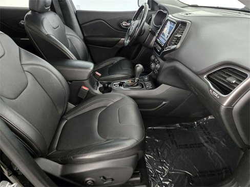 Used 2020 Jeep Cherokee Limited image 3