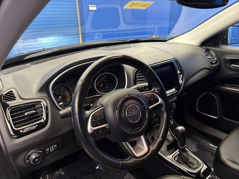 Used 2020 Jeep Compass Limited image 11