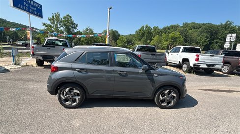 Used 2024 Hyundai Venue SEL image 10