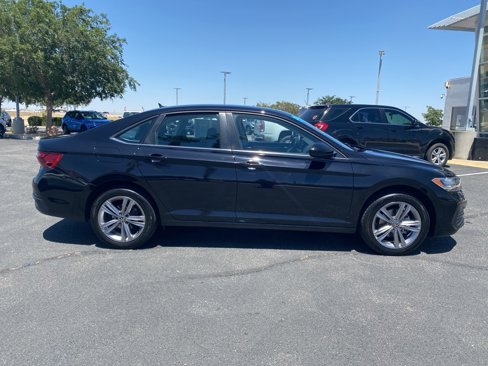 Certified 2022 Volkswagen Jetta SE image 8