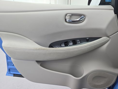 Used 2012 Nissan Leaf SL image 27