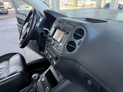 Used 2013 Volkswagen Tiguan S image 23