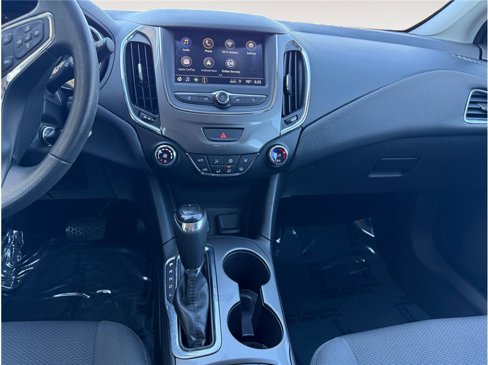 Used 2019 Chevrolet Cruze LT image 11