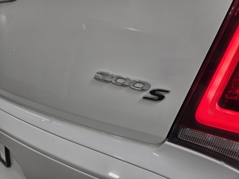 Used 2020 Chrysler 300 S image 8