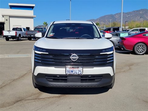 Used 2025 Nissan Kicks SV image 2