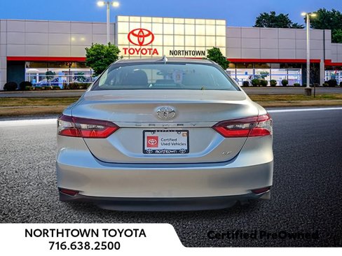 Used 2022 Toyota Camry LE image 19