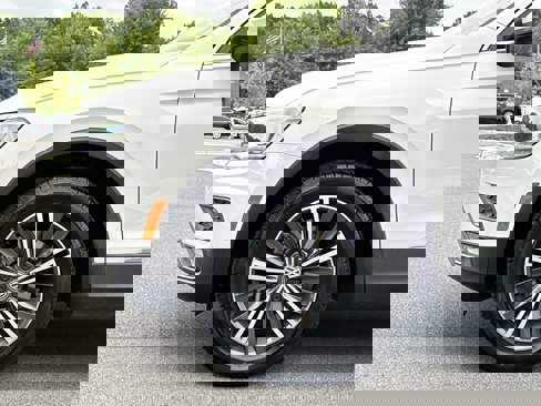 Used 2019 Volkswagen Tiguan SEL image 10