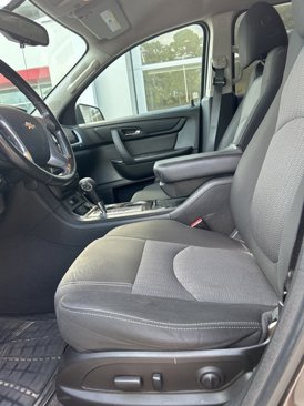 Used 2016 Chevrolet Traverse LT image 3