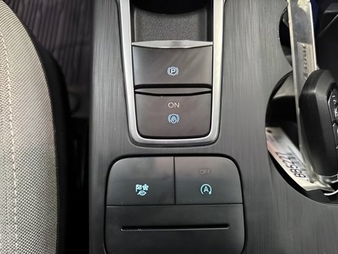 Used 2022 Ford Escape SE w/ Cold Weather Package image 22