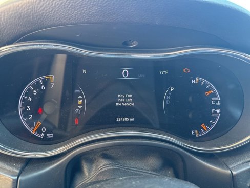 Used 2017 Jeep Grand Cherokee Altitude image 11