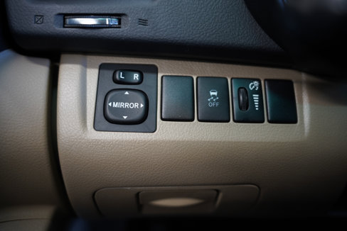 Used 2011 Toyota Highlander 4WD Hybrid image 23