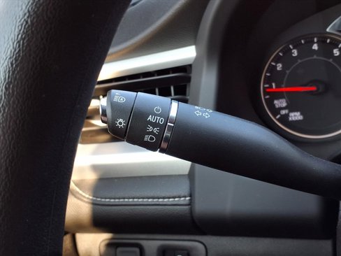 Used 2023 GMC Acadia SLE w/ Driver Convenience Package image 18