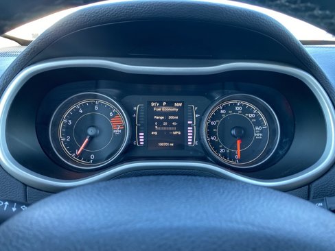 Used 2018 Jeep Cherokee Latitude Plus image 28