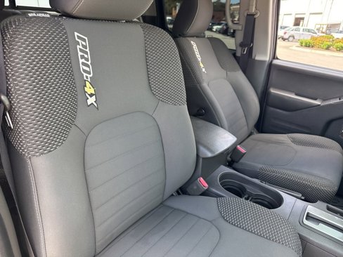 Used 2018 Nissan Frontier PRO-4X image 26