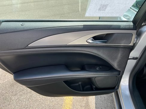 Used 2017 Lincoln MKZ Reserve image 24