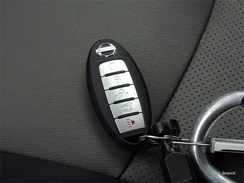 Used 2020 Nissan Pathfinder SL image 27
