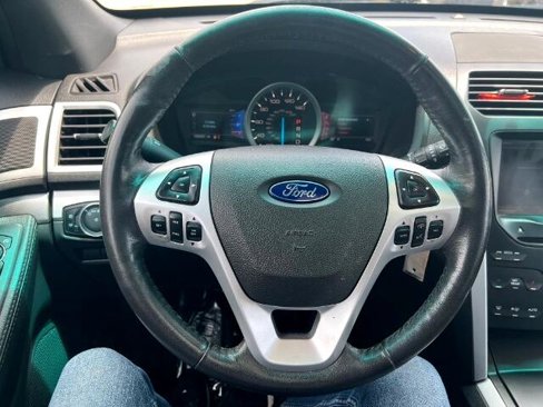 Used 2013 Ford Explorer XLT image 11