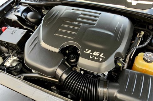 Used 2019 Dodge Challenger SXT image 29