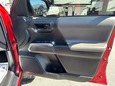 Used 2022 Toyota Tacoma SR5 image 33