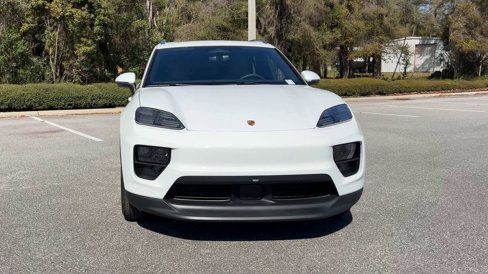 New 2025 Porsche Macan Electric image 3