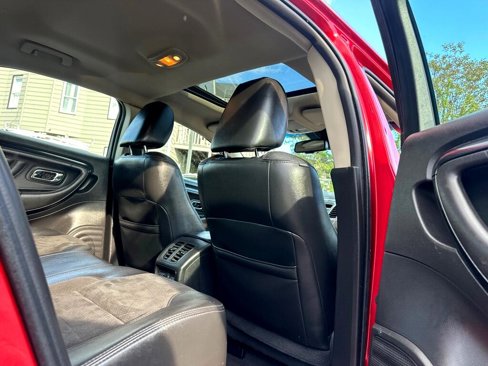 Used 2010 Ford Taurus SHO image 16