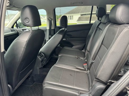 Used 2018 Volkswagen Tiguan SE w/ 3rd Row Seat Package image 14