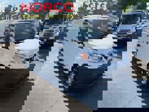 Used 2015 Nissan NV200 S image 2