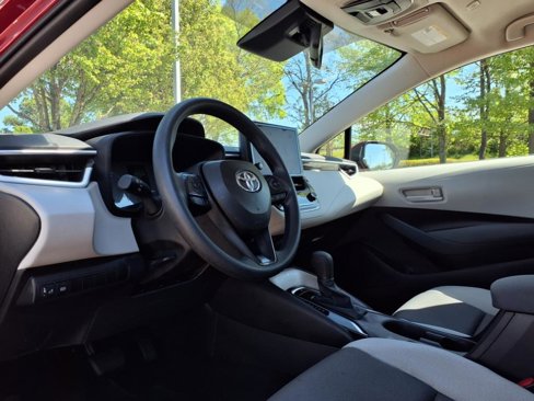 Used 2024 Toyota Corolla LE image 8
