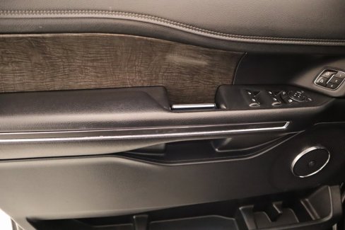 Used 2019 Ford Expedition Limited w/ Equipment Group 301A image 18