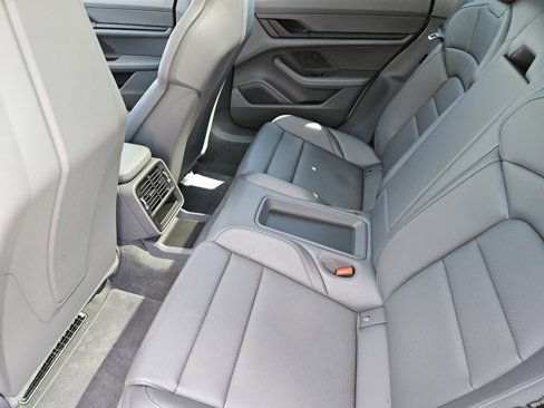 Certified 2022 Porsche Taycan image 28