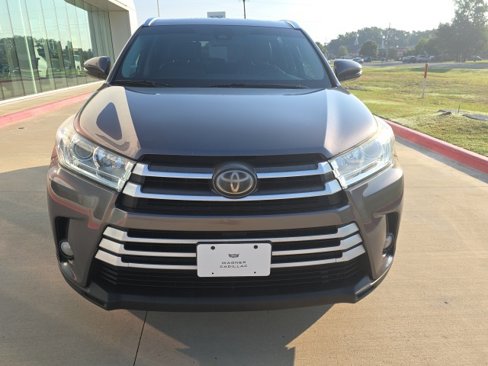 Used 2018 Toyota Highlander XLE image 8