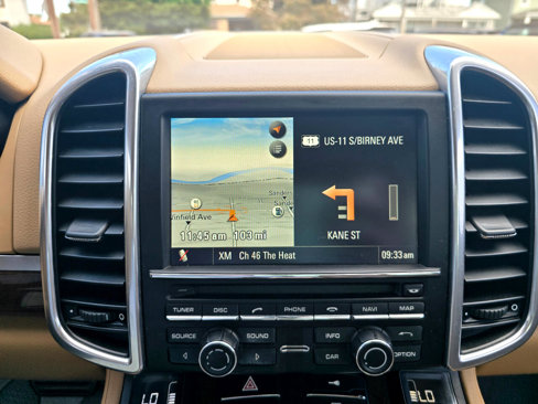 Used 2012 Porsche Cayenne S image 8