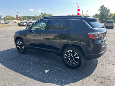 Used 2022 Jeep Compass Limited image 7