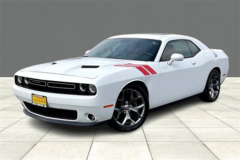 Used 2016 Dodge Challenger SXT Plus image 2