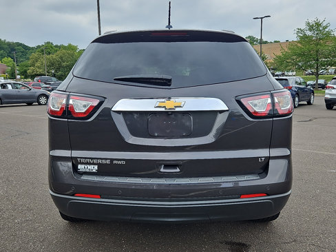 Used 2017 Chevrolet Traverse LT w/ Style and Technology Package image 5