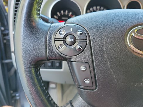 Used 2010 Toyota Sequoia Platinum image 32