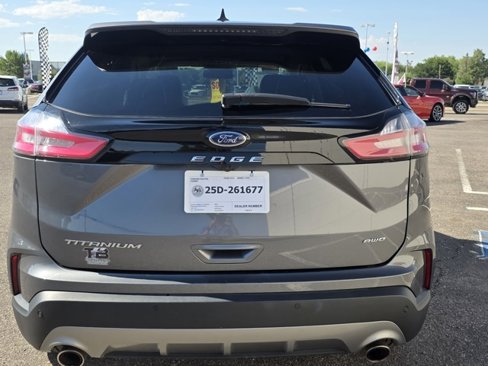 Used 2024 Ford Edge Titanium image 2