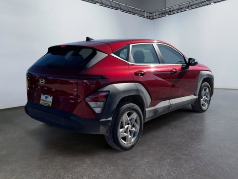 Certified 2025 Hyundai Kona SE image 5