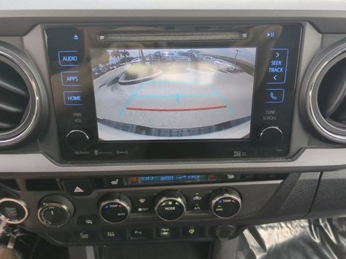 Used 2017 Toyota Tacoma TRD Off-Road image 20