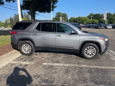 Used 2019 Chevrolet Traverse LT image 2