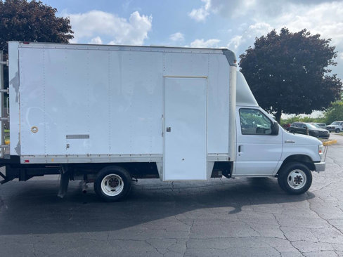 Used 2017 Ford E-450 and Econoline 450 Super Duty w/ Power Windows & Locks Group image 16