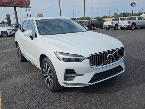 Used 2023 Volvo XC60 B5 Plus w/ Climate Package image 11